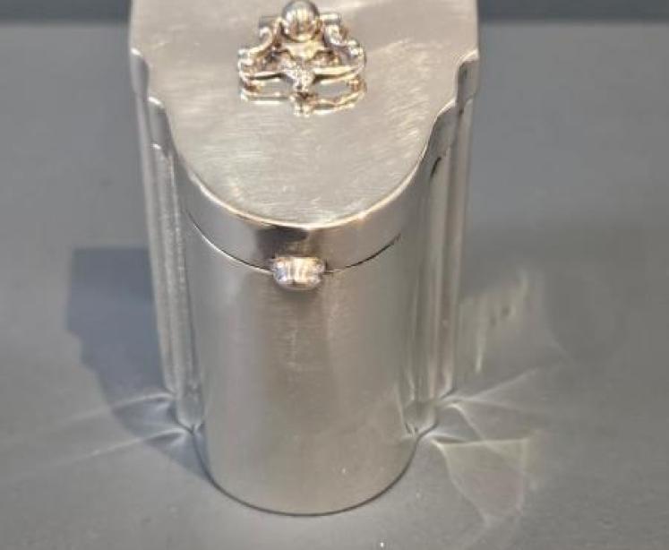 Unusual Knife Box Design Tea Caddy  - Image 2