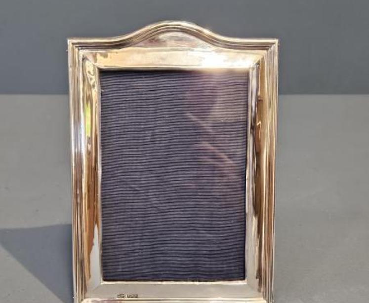 George V Silver Arched Top Photo Frame  - Image 1