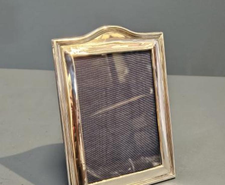George V Silver Arched Top Photo Frame  - Image 5