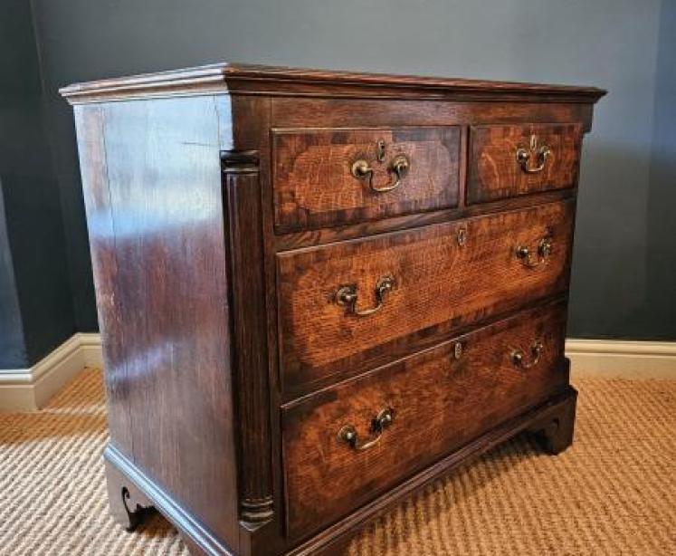 Small George III Country House Oak Chest of Drawers  - Image 2