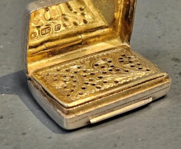 Early Victorian Silver Vinaigrette - Image 2