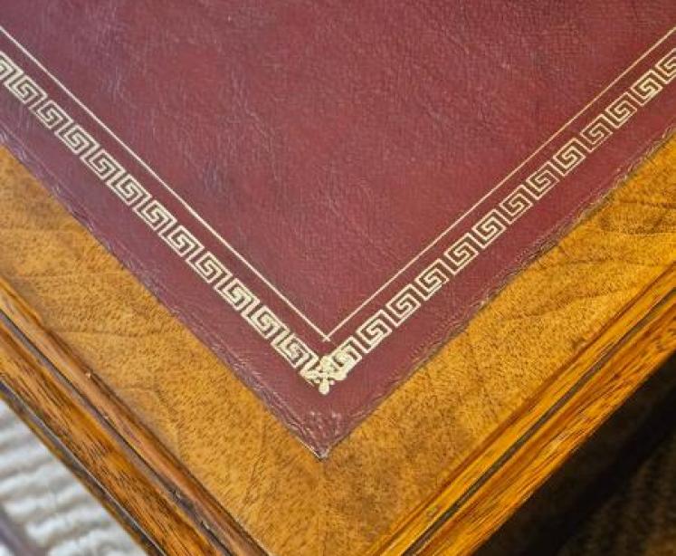 Edwardian Figured Walnut Pedestal Desk - Image 6