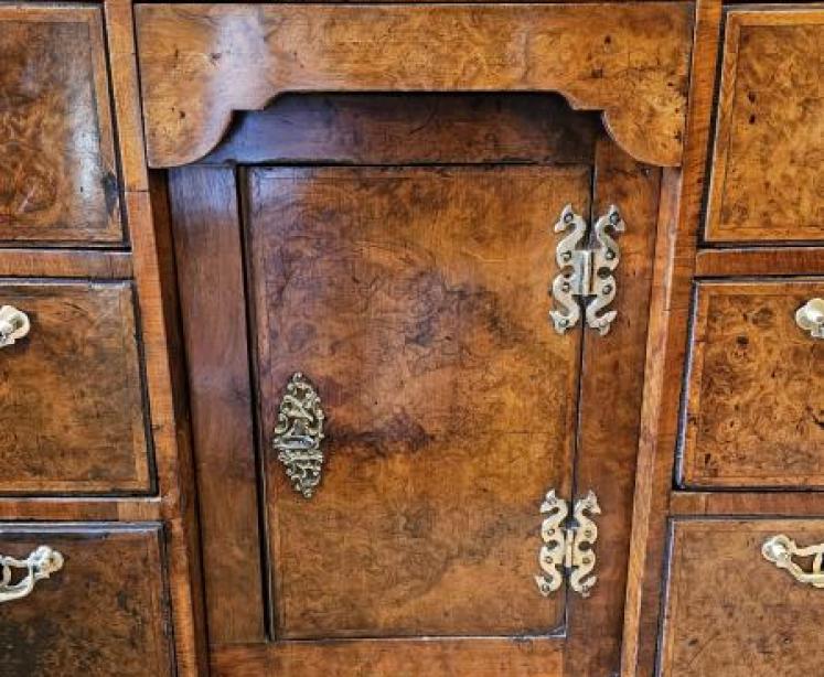 George II Walnut Kneehole Desk - Image 5