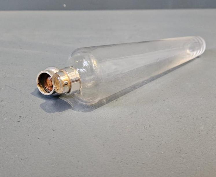 Victorian Silver Topped Hunting Flask  - Image 2