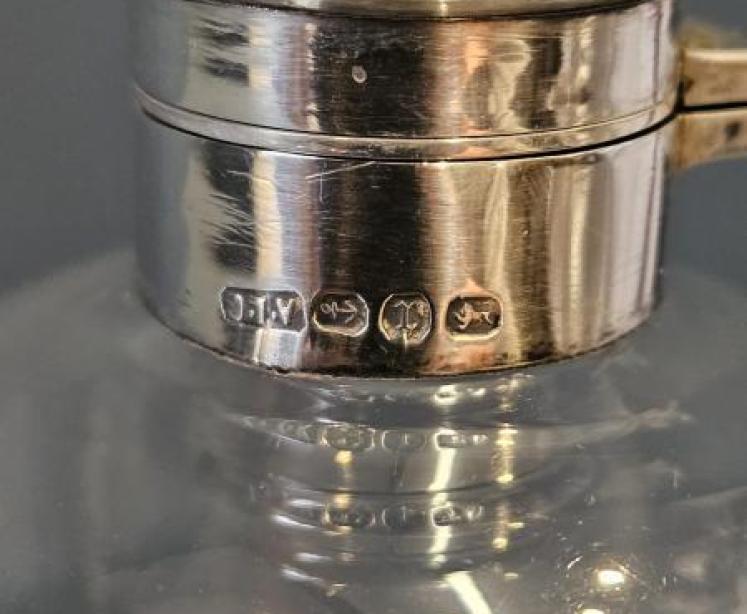 Victorian Silver Topped Hunting Flask  - Image 3