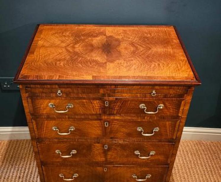 George III Walnut Chest of Drawers - Image 3