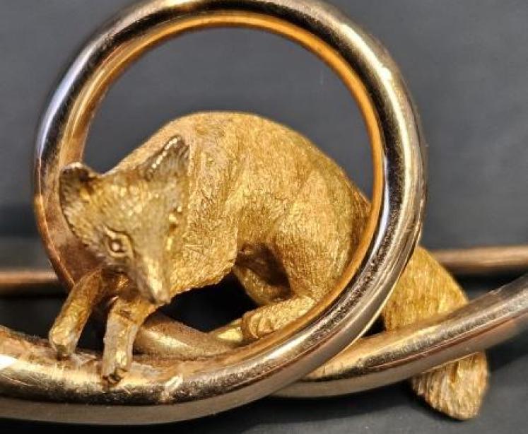 Gold Fox & Hunting Horn Brooch - Image 4