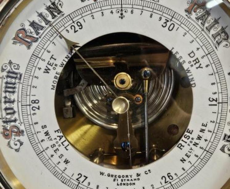 Superb Quality Victorian Carved Oak Barometer - Image 5