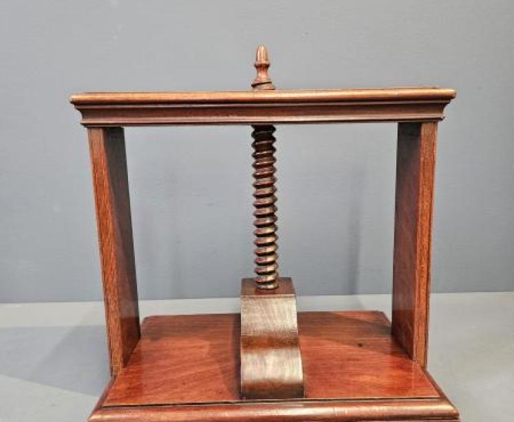 George III Mahogany Book Press - Image 5