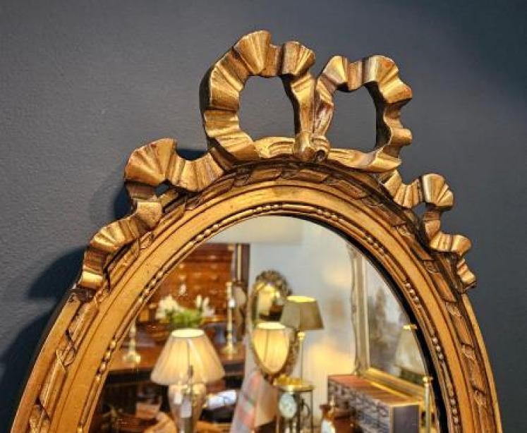 Pair of Victorian Small Oval Ribbon Pediment Gilt Mirrors - Image 5