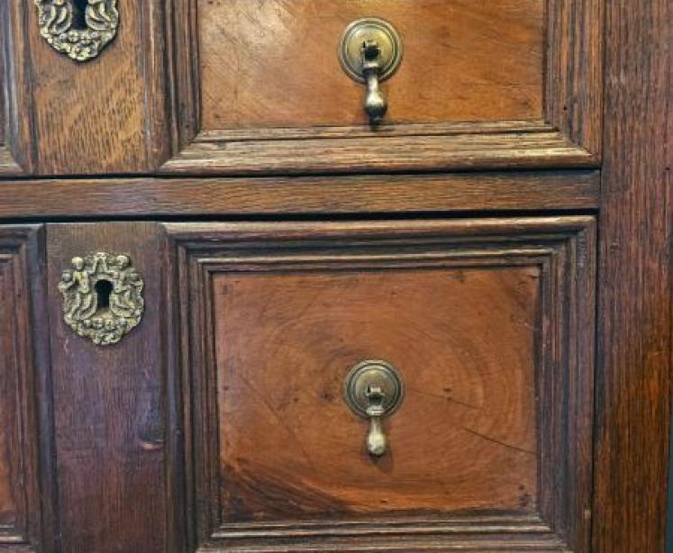 Small Period Oak and Walnut Chest of Drawers  - Image 5