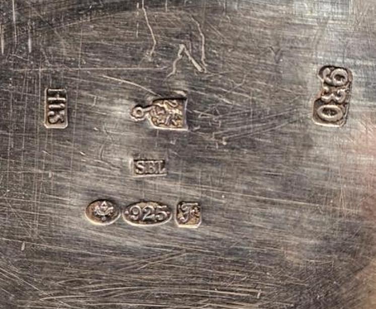 Outstanding Victorian Dutch Sterling Silver Tea Caddy - Image 5