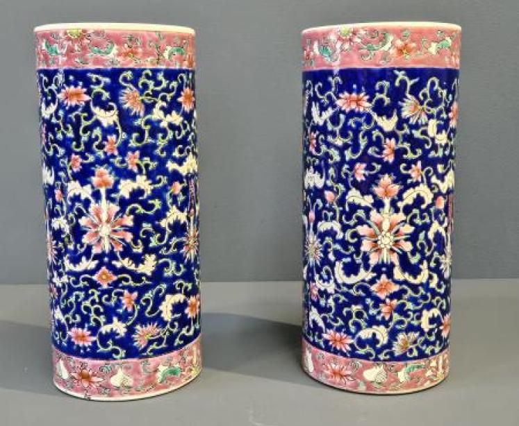 Pair of Chinese Vases - Image 3