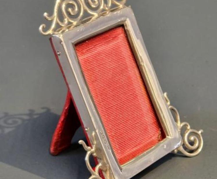Pair of Small Victorian Silver Photo Frames - Image 4