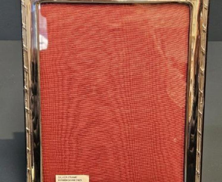 Silver Ribbon Border Photo Frame - Image 3