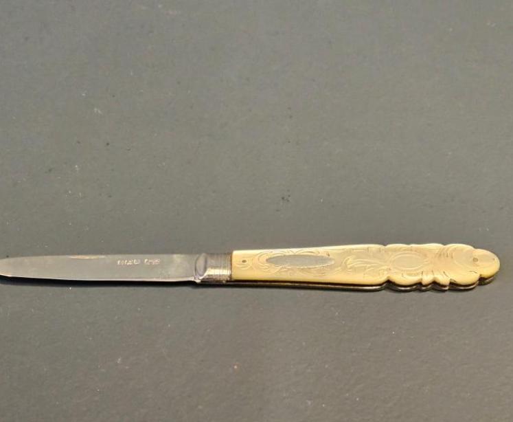 Mid Victorian Silver and Mother of Pearl Pen Knife - Image 1