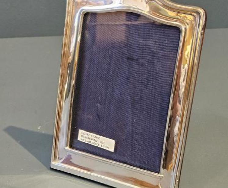 Silver Tucked Arched Top Frame - Image 6