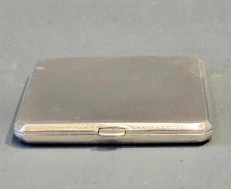 Engine Turned Silver Travelling Photo Frame - Image 4