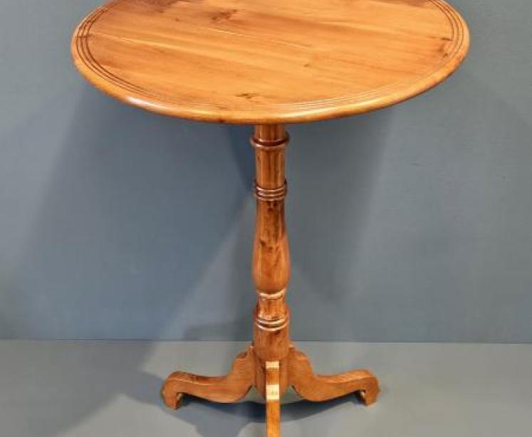 George III Yew Wood Wine Table - Image 1