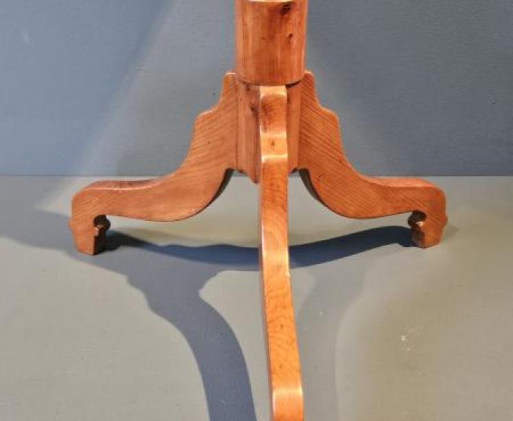 George III Yew Wood Wine Table - Image 2