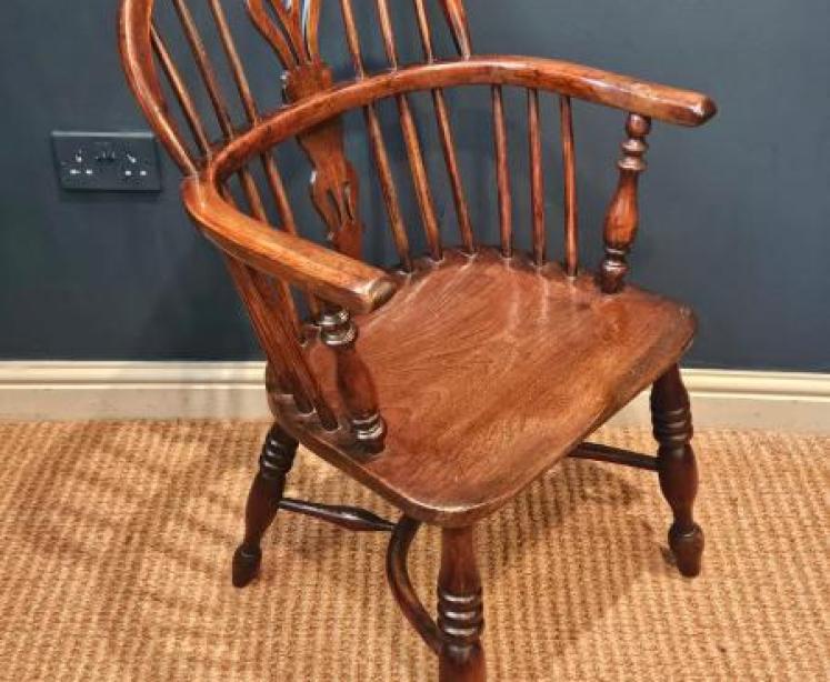 George III Yew Wood Windsor Chair - Image 3