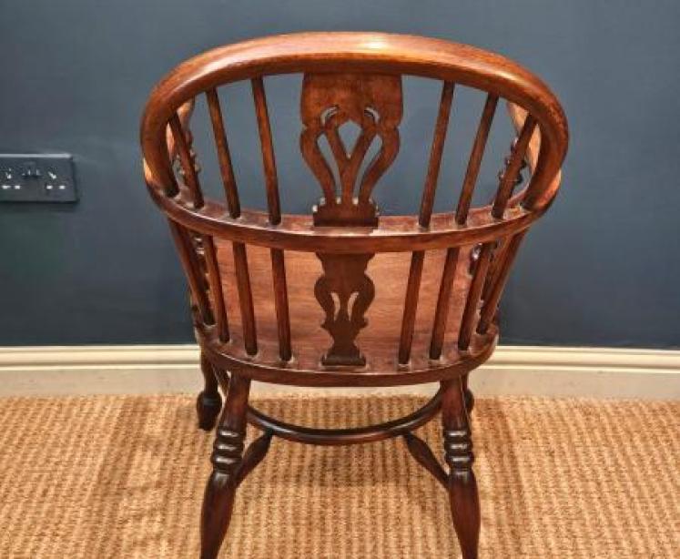 George III Yew Wood Windsor Chair - Image 4