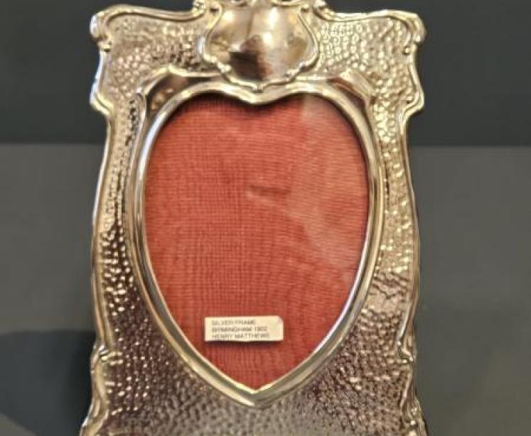 Art Nouveau Planished Silver Photo Frame  - Image 1