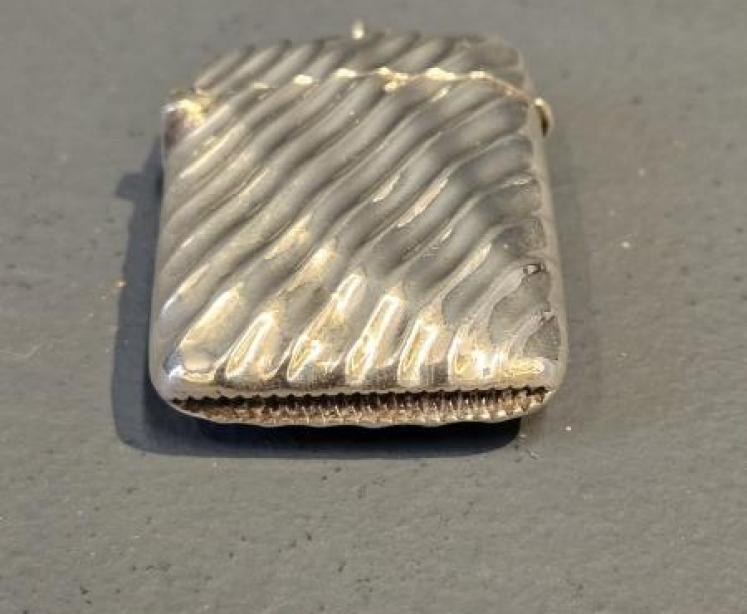 Unusual Victorian Silver Wavy & Ribbed Vesta Case - Image 1