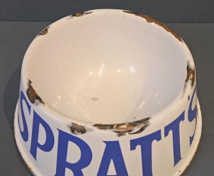 Spratt's Edwardian Large Blue and White Enamel Dog Bowl - Image 2