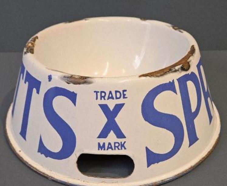 Spratt's Edwardian Large Blue and White Enamel Dog Bowl - Image 3