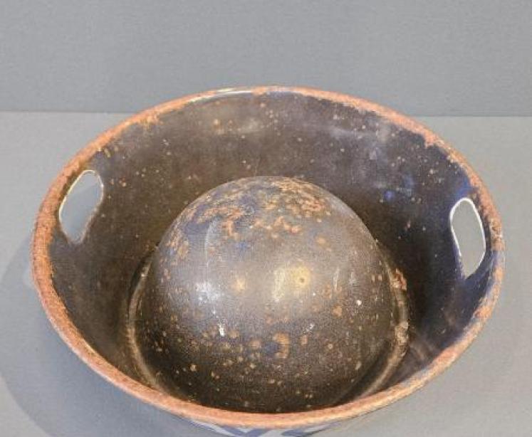 Spratt's Edwardian Large Blue and White Enamel Dog Bowl - Image 4