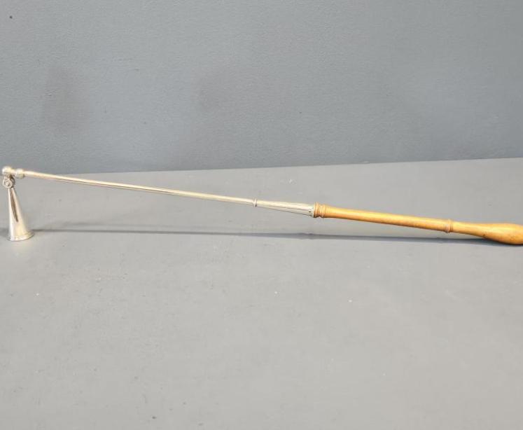 Rare Edwardian Long Handle Cast Silver Snuffer - Image 7