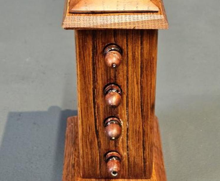 Small Late Victorian Oak Perpetual Desk Calendar - Image 3