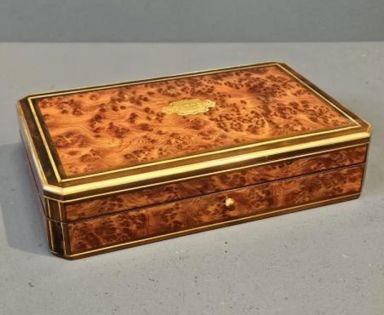 Mid Victorian Amboyna and Brass Inlaid Card Box - Image 1