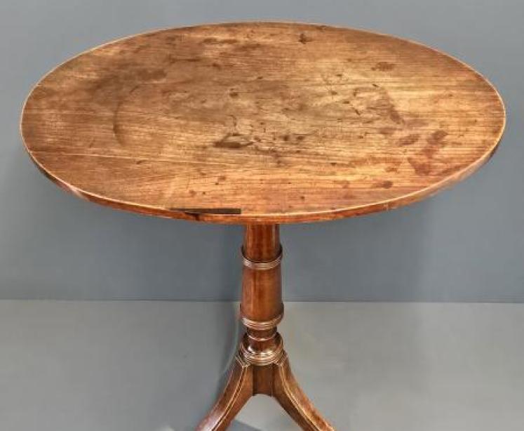 Superb George III Cherry Wood Oval Top Tripod Table - Image 3