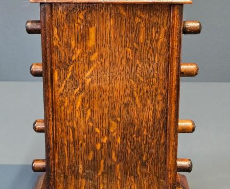 Victorian Oak Perpetual Desk Calendar - Image 4