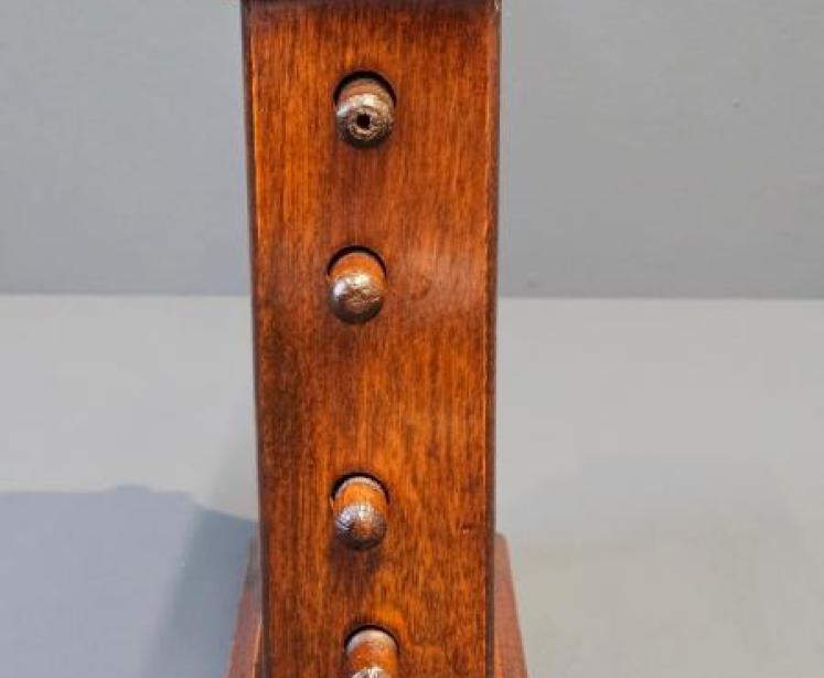 Victorian Oak Perpetual Desk Calendar - Image 5
