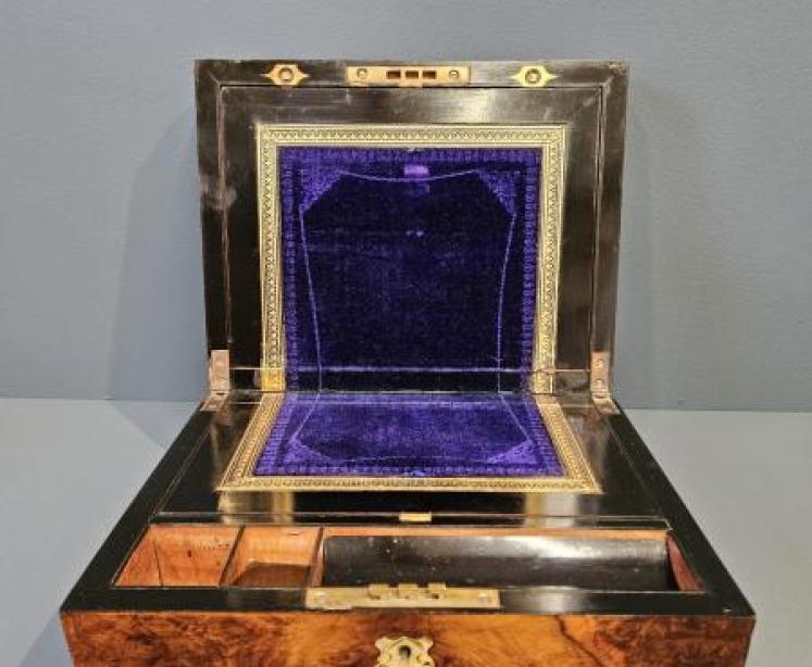 Victorian Burr Walnut Writing Slope - Image 5