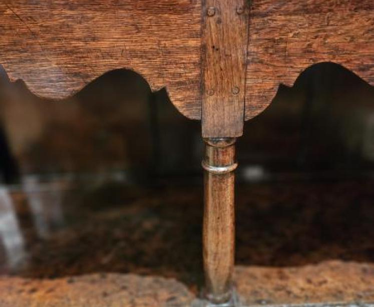 George II Oak Open Pot Board Dresser - Image 4