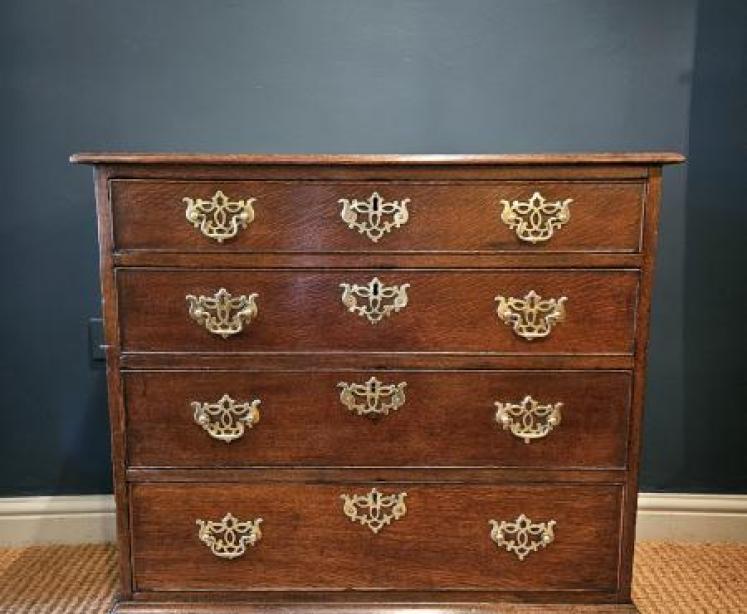 Small George III Oak Chest of Drawers - Image 1