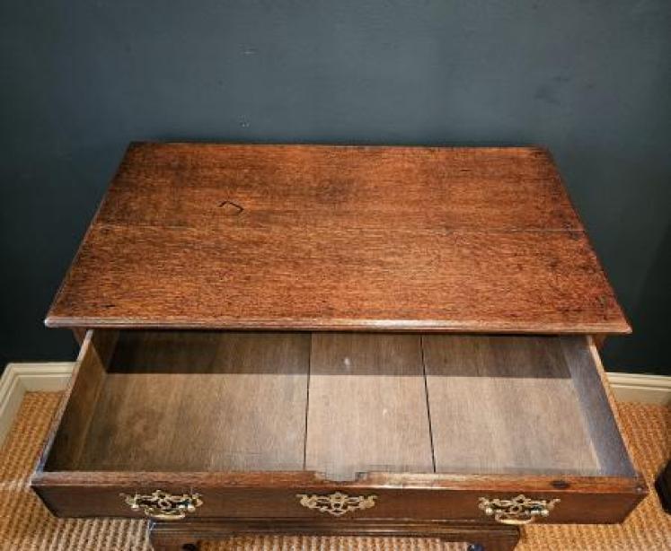 Small George III Oak Chest of Drawers - Image 4