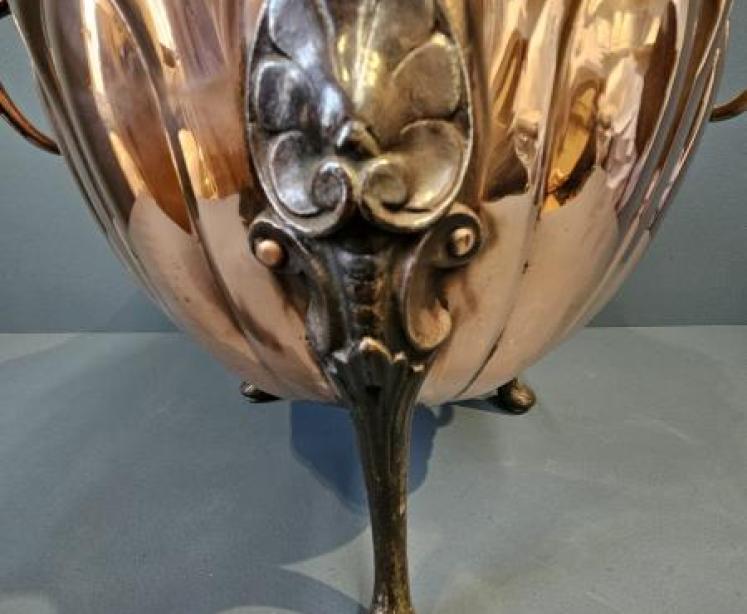 Quality Art Nouveau Copper Planter - Image 4