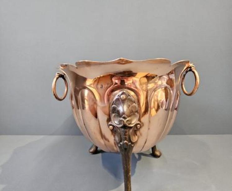 Quality Art Nouveau Copper Planter - Image 5