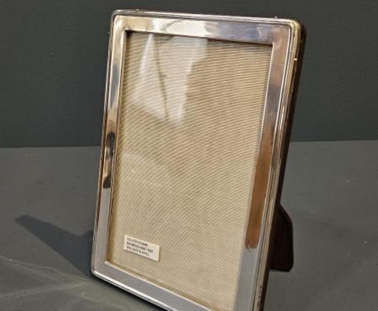 Walker & Hall Silver Photo Frame - Image 3