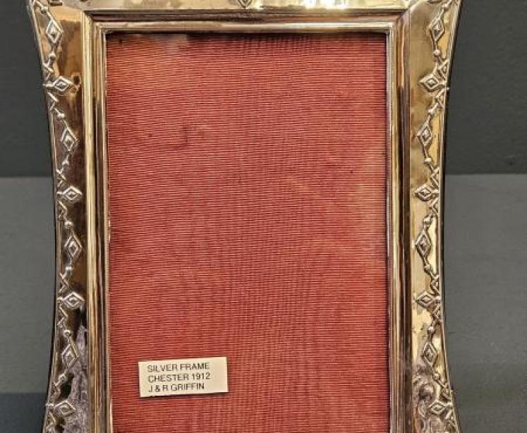 Embossed Chester Silver Photo Frame - Image 3