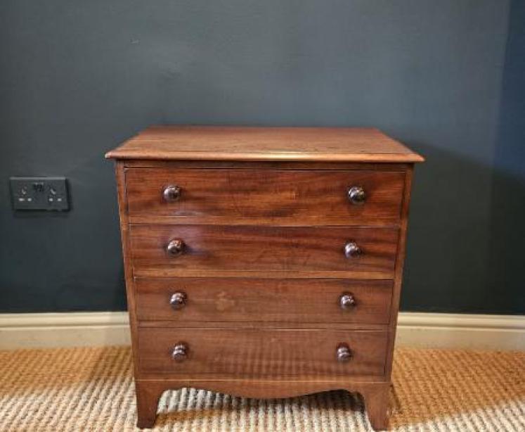 Very Small Early Victorian Mahogany Chest of Drawers - Image 1