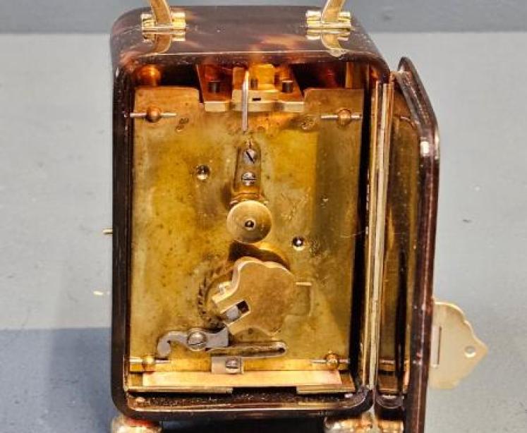 Small William Comyns Silver Gilt and Tortoise Shell Clock - Image 5