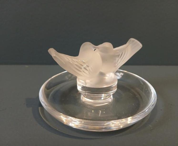 Lalique Kissing Doves Ring Tray - Image 6