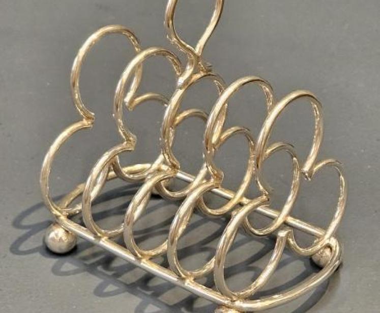 Victorian Silver Trefoil Toast Rack - Image 1