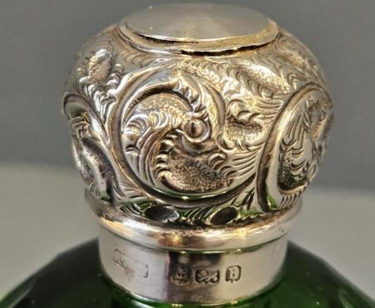 Victorian Emerald Flashed Cut Crystal Silver Topped Scent Bottle - Image 3